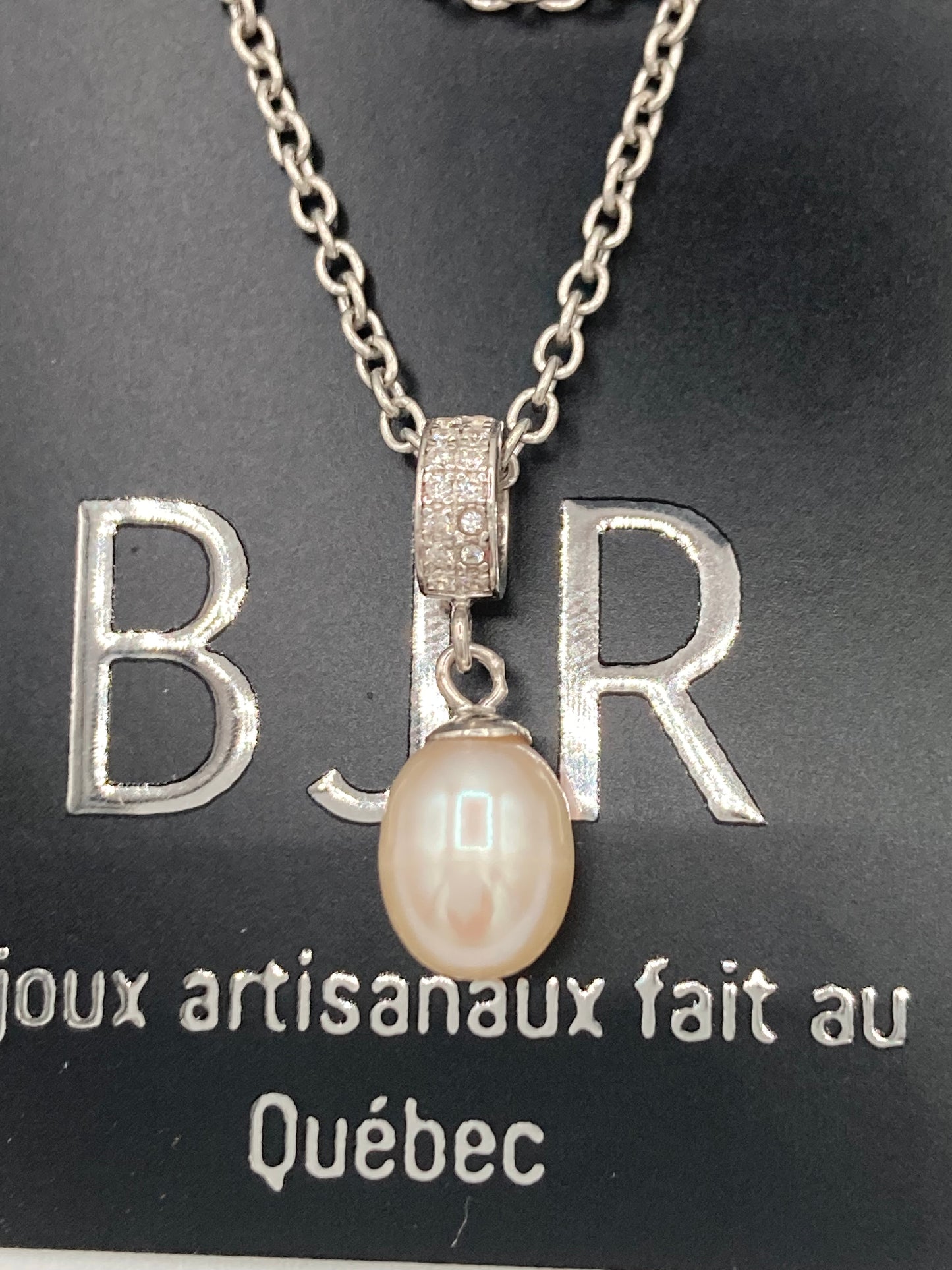 Collier en acier inoxydable avec perle d'eau douce